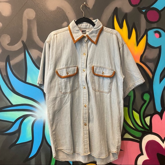 Cotton button up Tee. - Picture 2 of 5